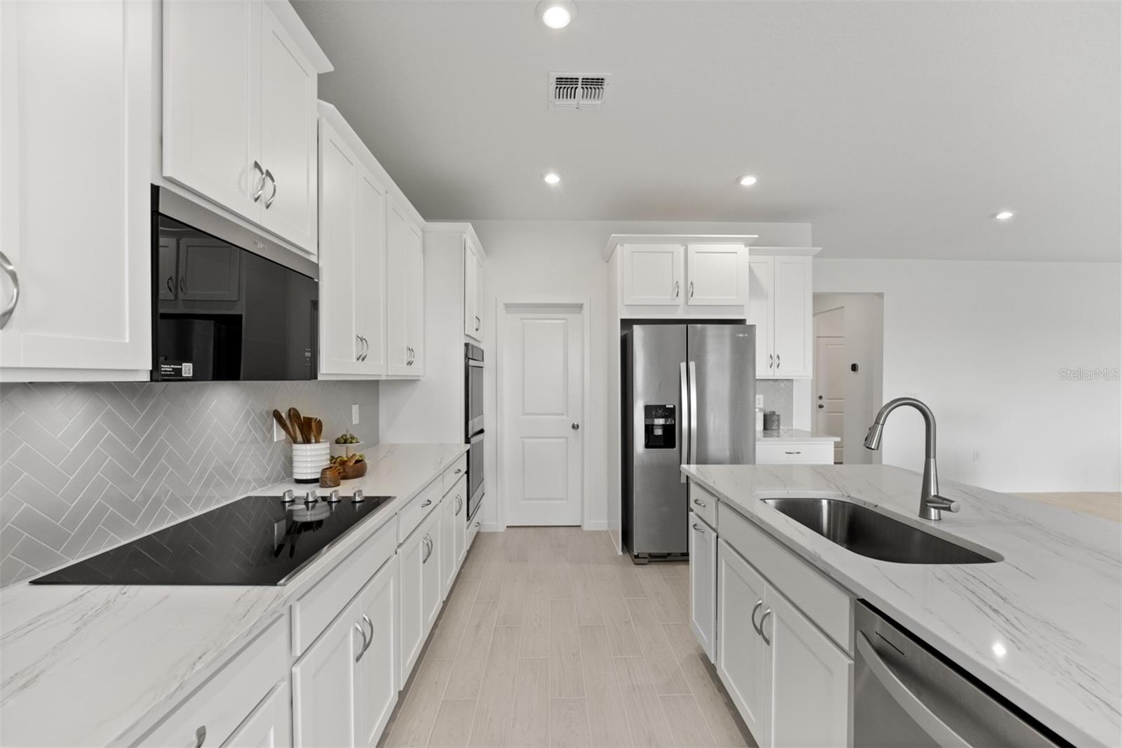 MEADOWLARK LANDING - Residential
