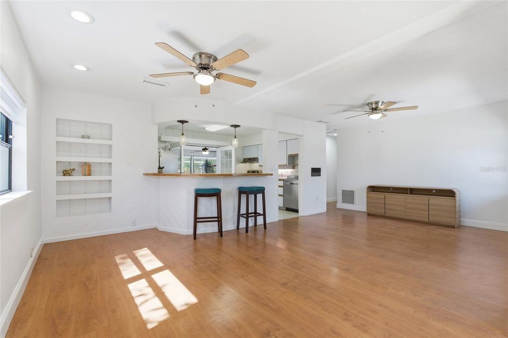 Photo of 6960 52nd Way N, Pinellas Park, FL 33781 (MLS # TB8477834)