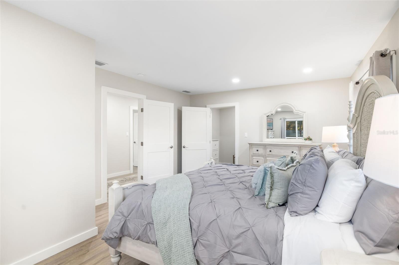 RIVER FOREST - Residential