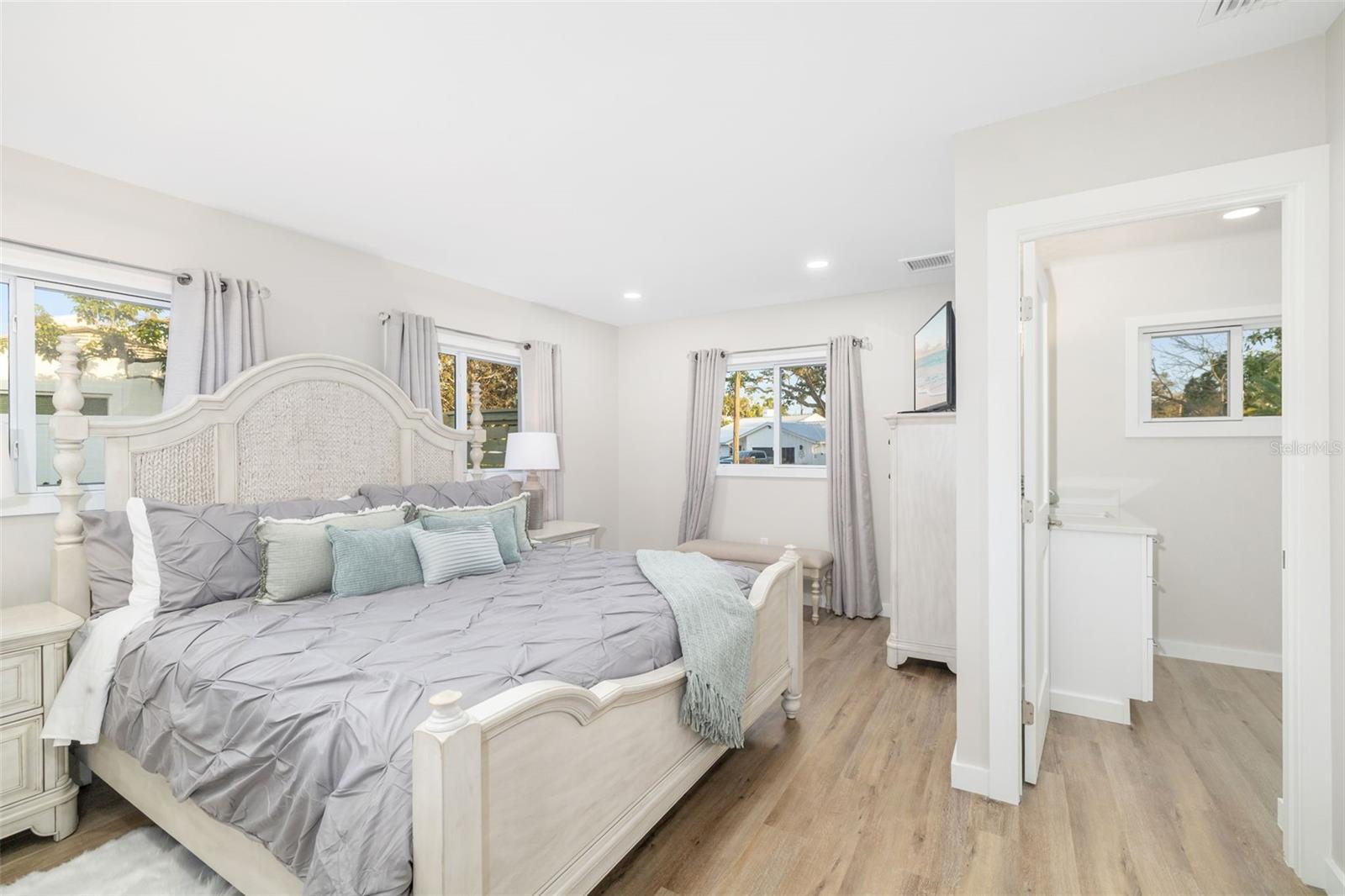 RIVER FOREST - Residential