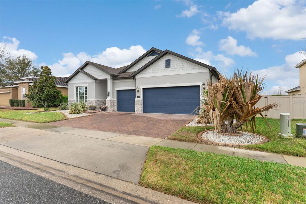 Photo of 203 Messina Place, Howey In The Hills, FL 34737 (MLS # O6389003)