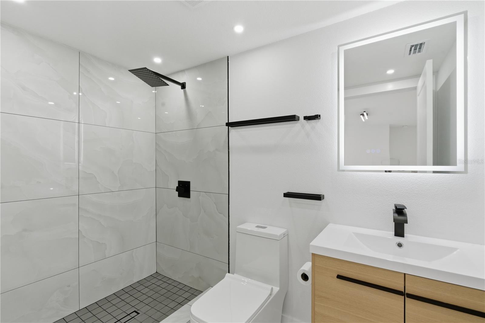 HOLIDAY LAKE ESTATES - Residential