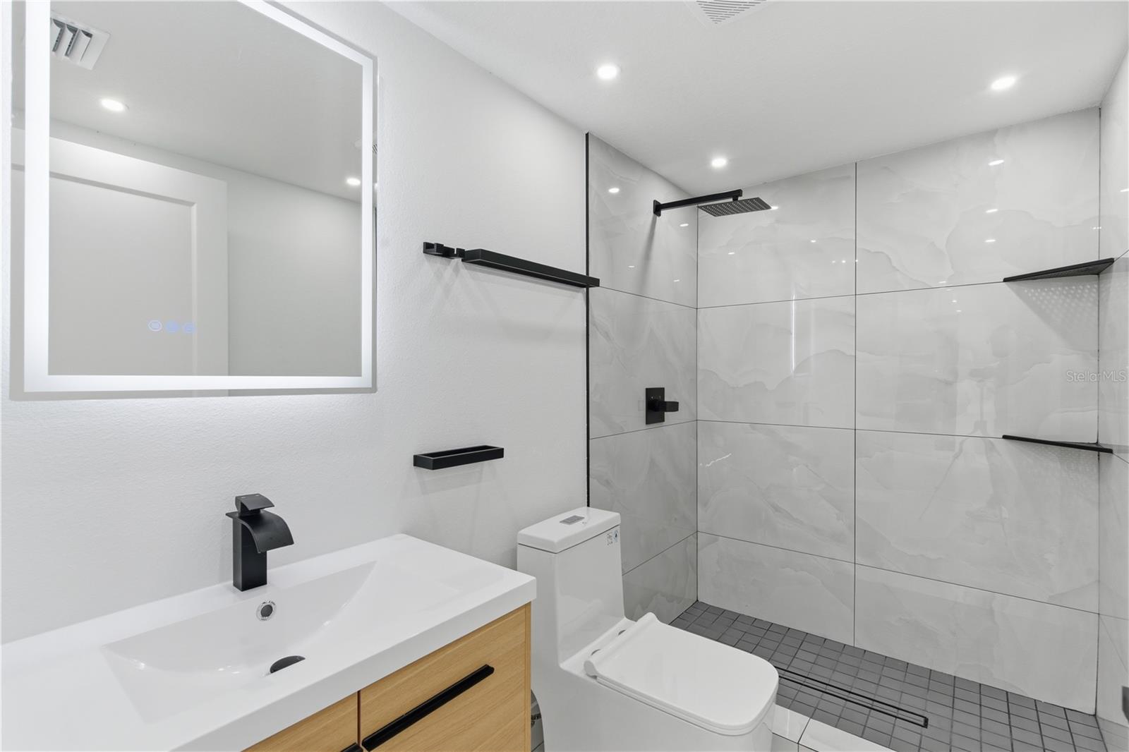 HOLIDAY LAKE ESTATES - Residential