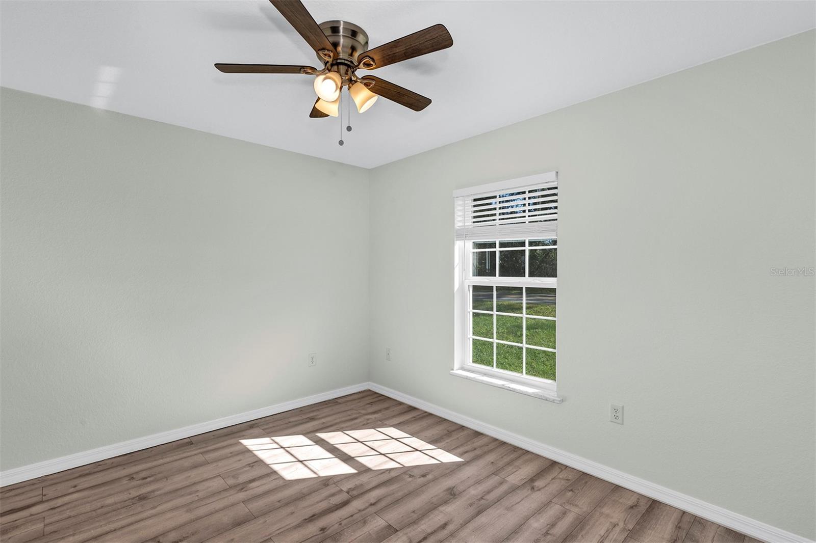 BELLEVIEWS SUNNY SKIES - Residential