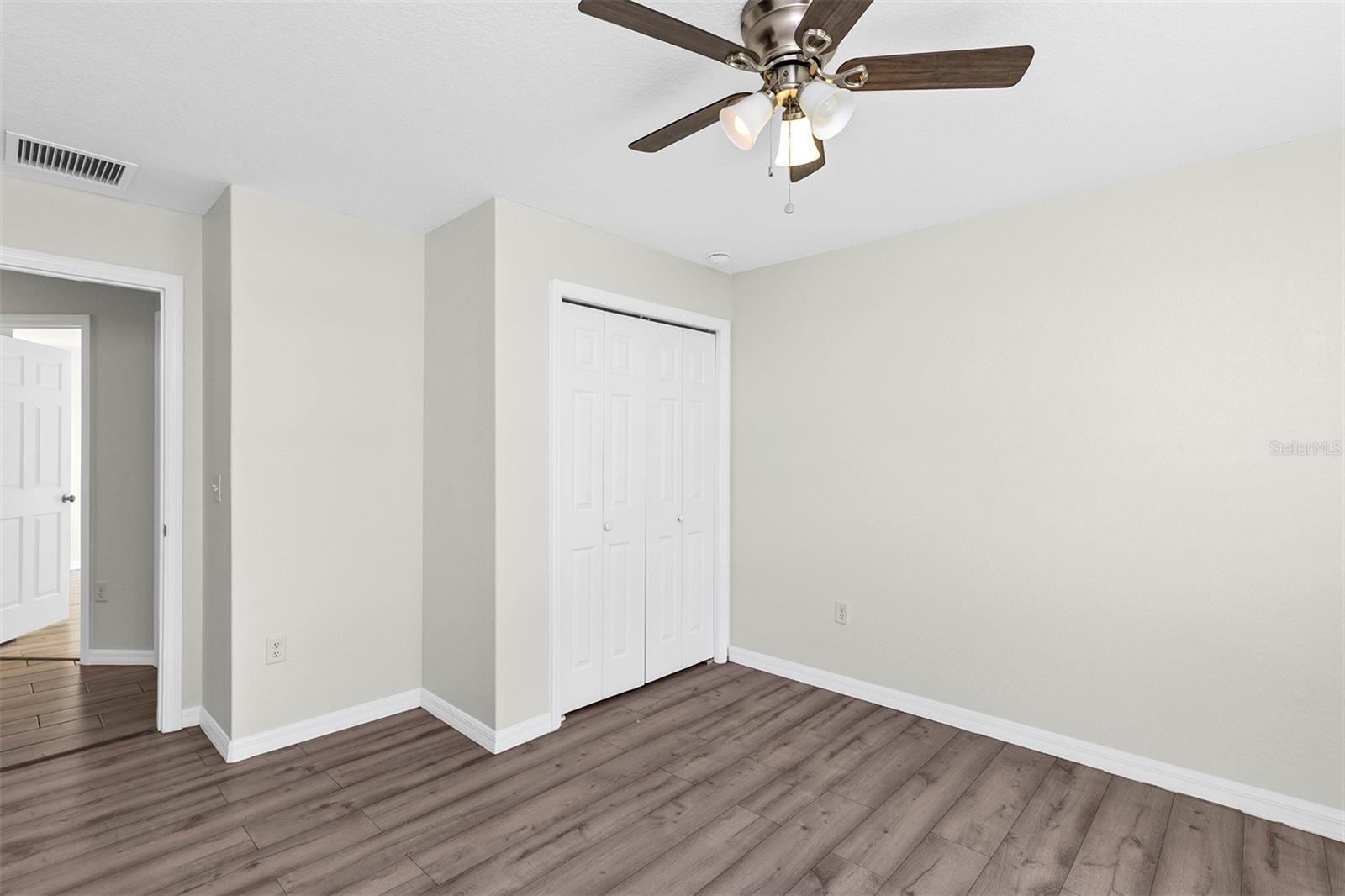 BELLEVIEWS SUNNY SKIES - Residential