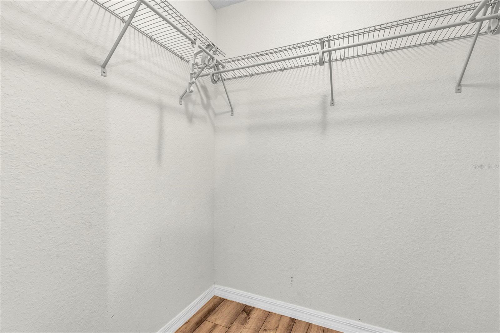 BELLEVIEWS SUNNY SKIES - Residential