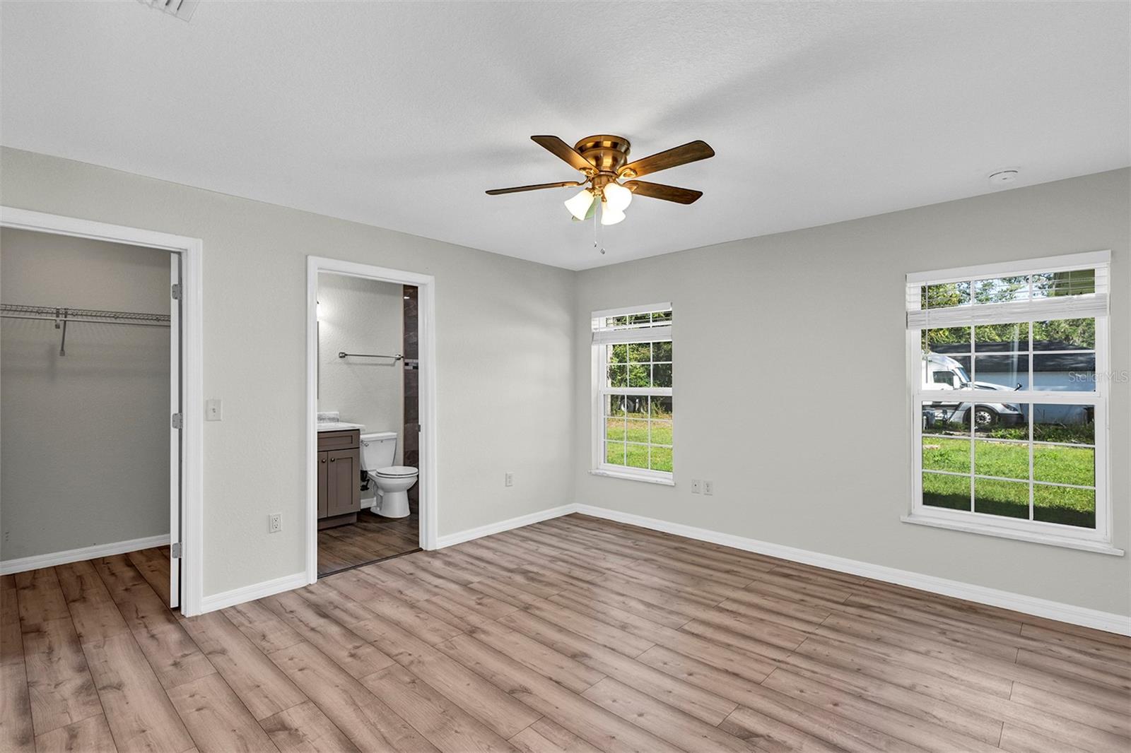 BELLEVIEWS SUNNY SKIES - Residential