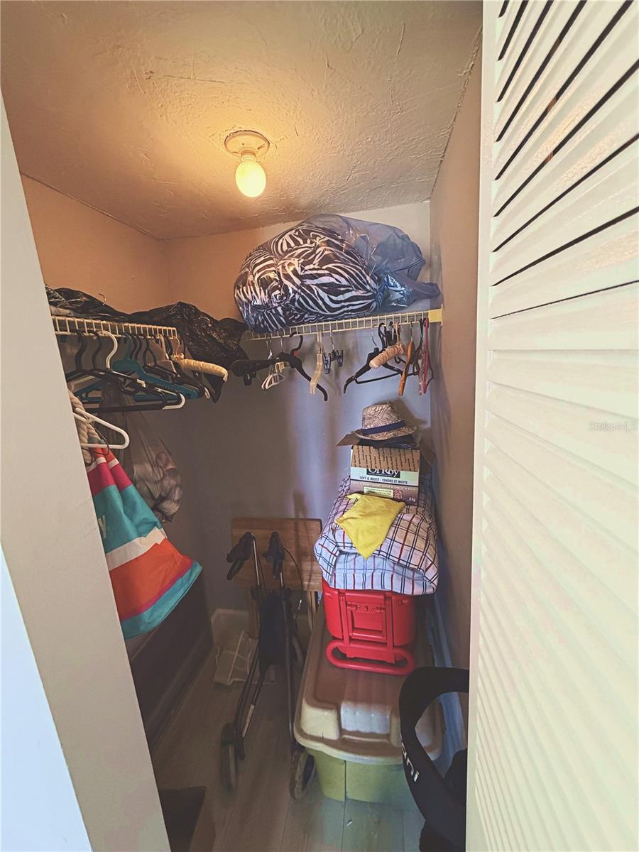 GOLDEN LAKES VILLAGE CONDO E - Residential