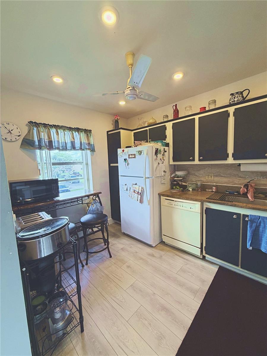 GOLDEN LAKES VILLAGE CONDO E - Residential