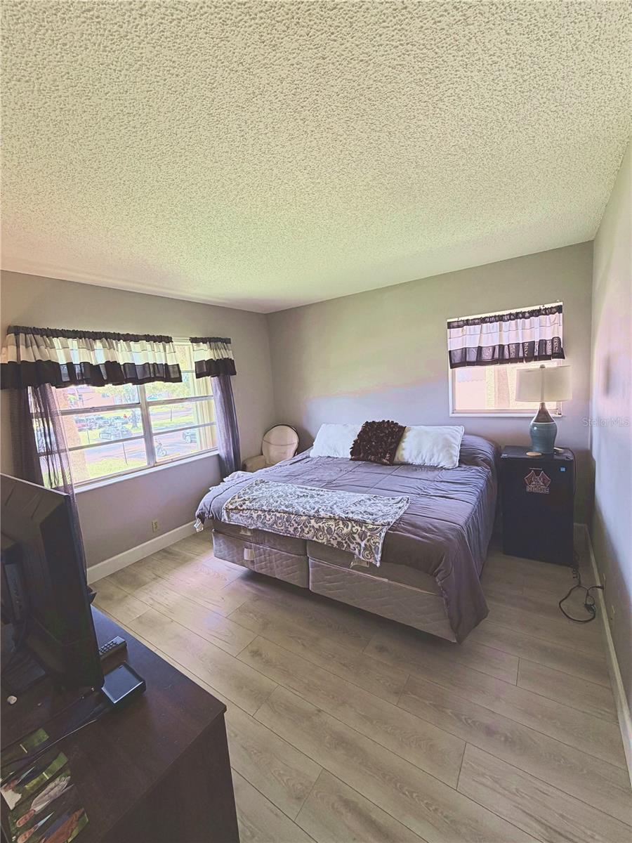 GOLDEN LAKES VILLAGE CONDO E - Residential