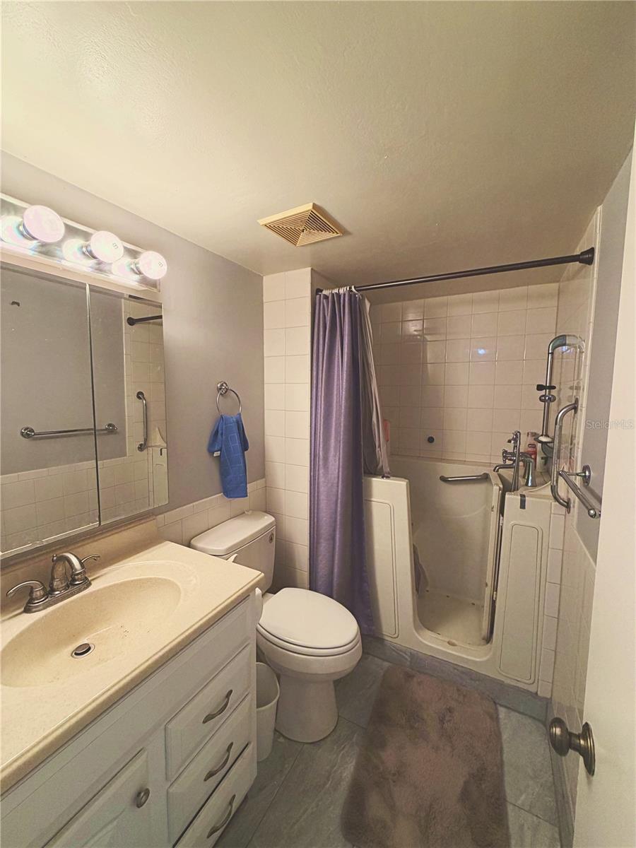 GOLDEN LAKES VILLAGE CONDO E - Residential