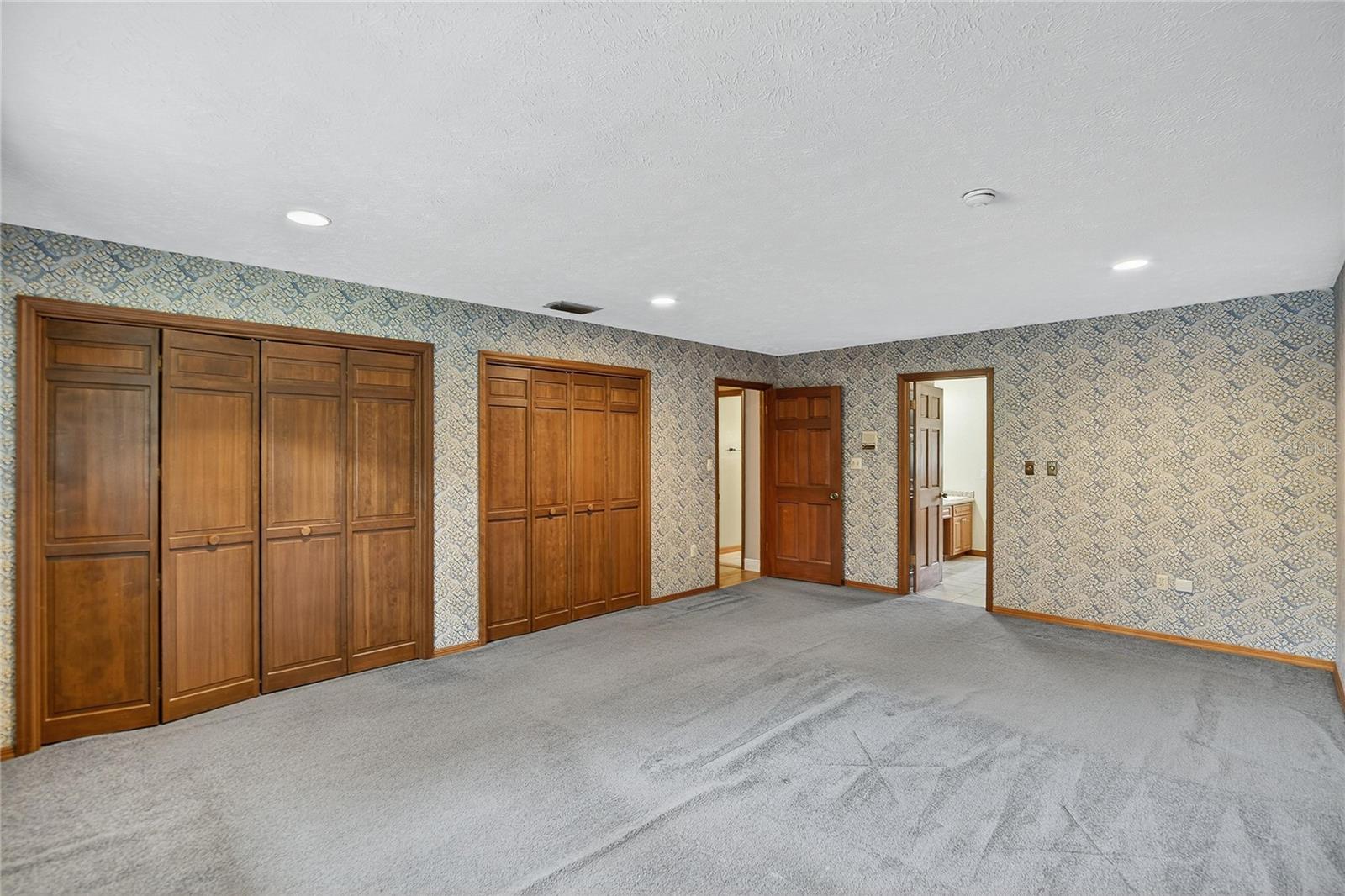 ROSELAND PARK - Residential