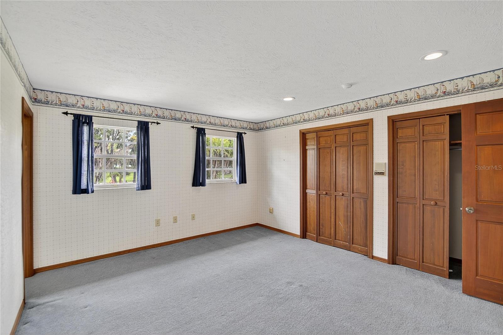 ROSELAND PARK - Residential