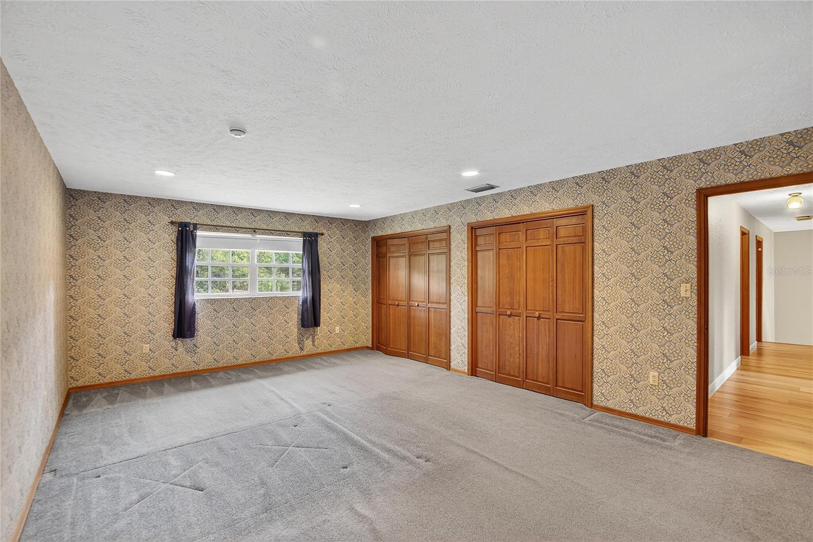 ROSELAND PARK - Residential