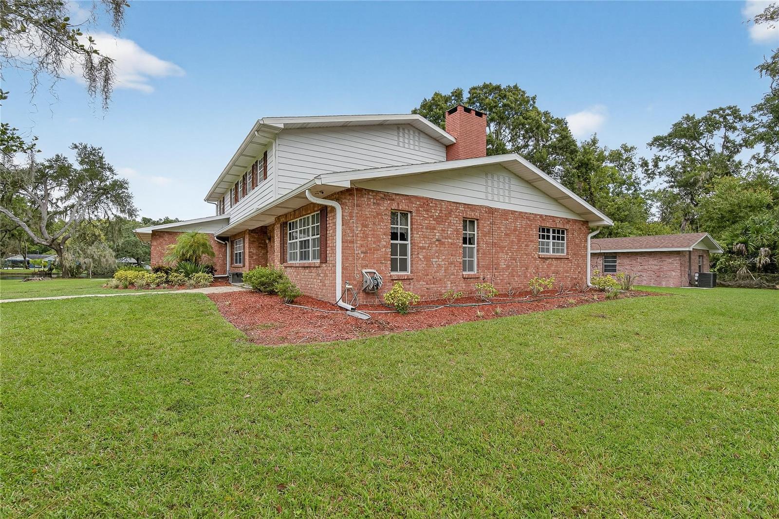 ROSELAND PARK - Residential