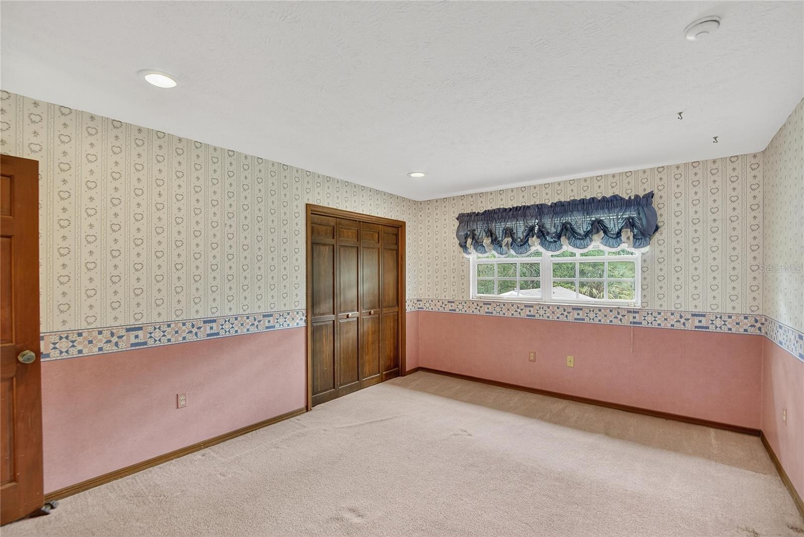 ROSELAND PARK - Residential