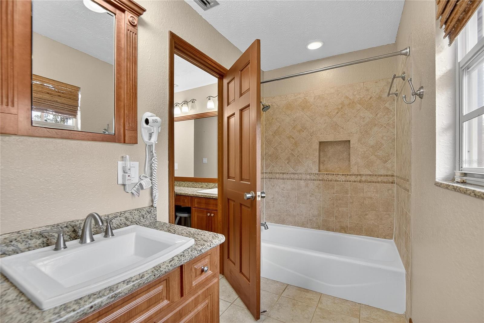 ROSELAND PARK - Residential