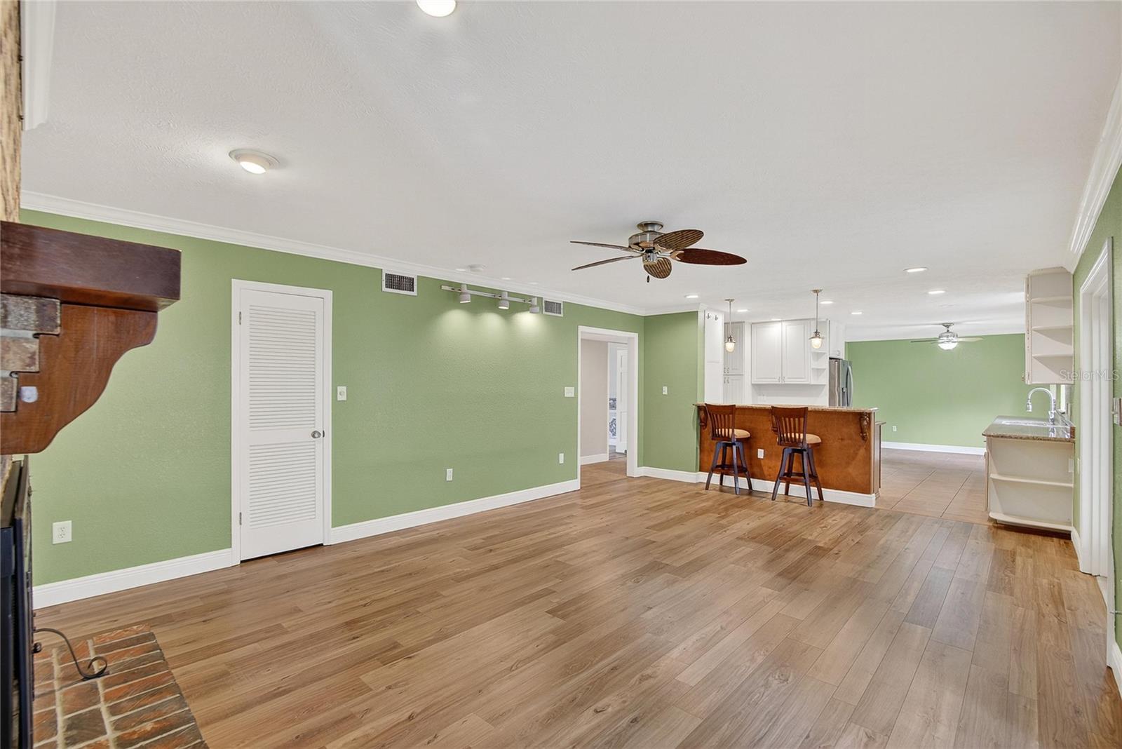 ROSELAND PARK - Residential