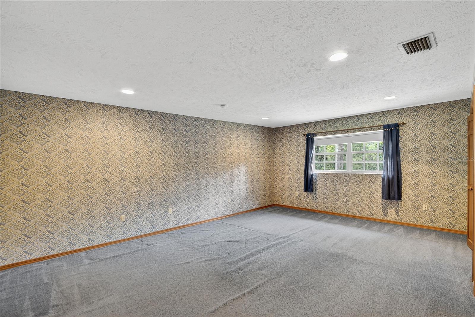 ROSELAND PARK - Residential