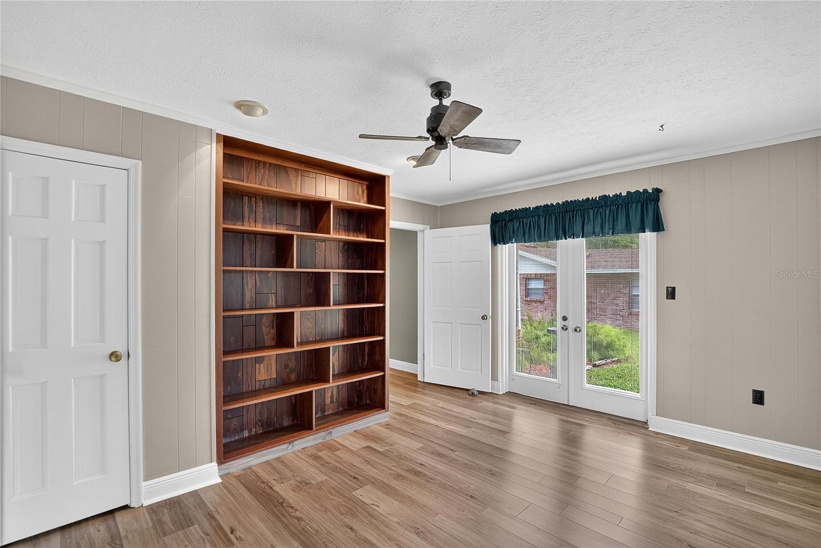 ROSELAND PARK - Residential