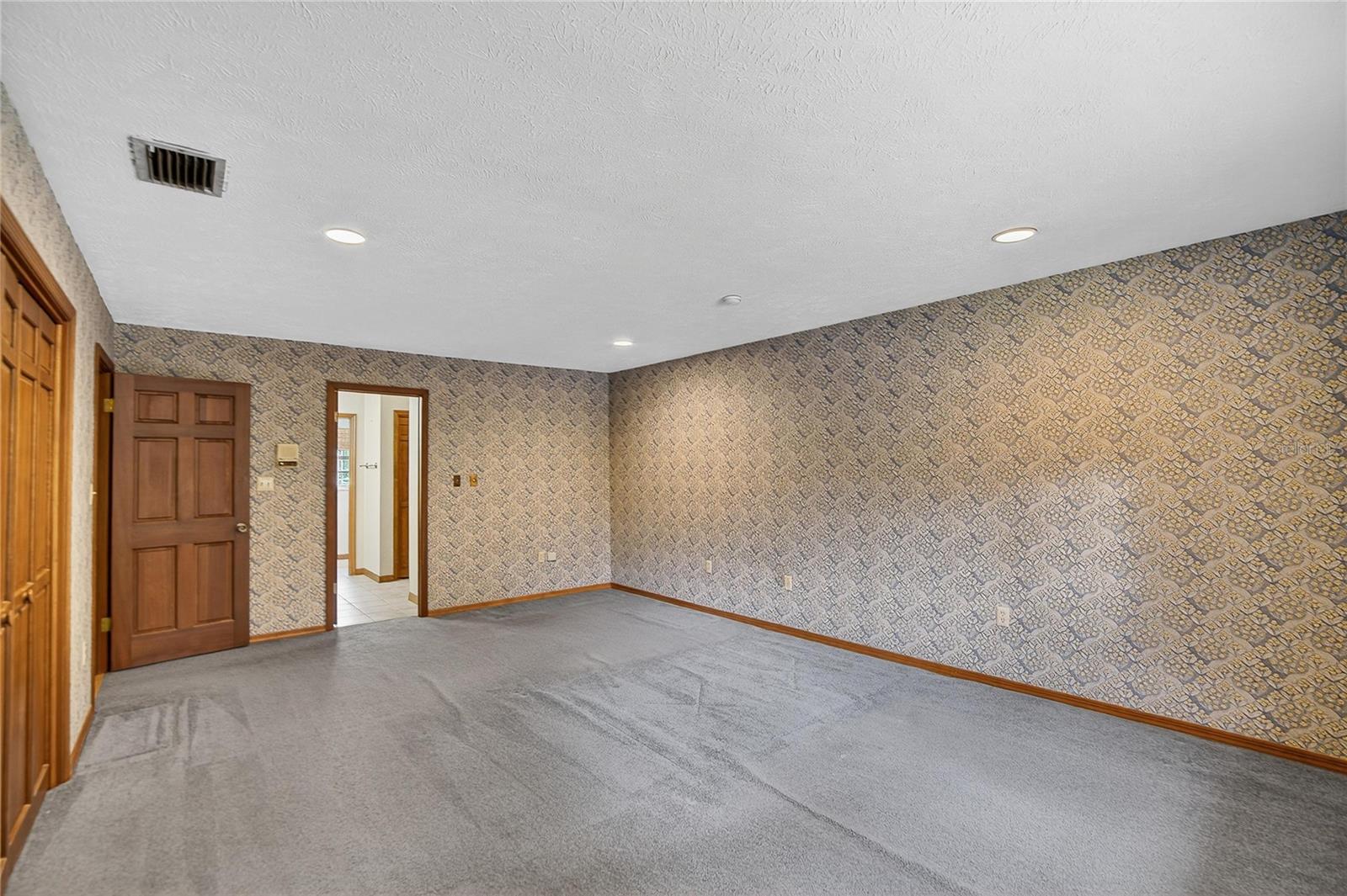 ROSELAND PARK - Residential