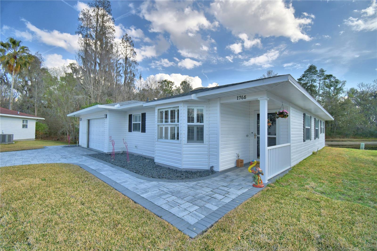 COLONNADES PH 03 - Residential