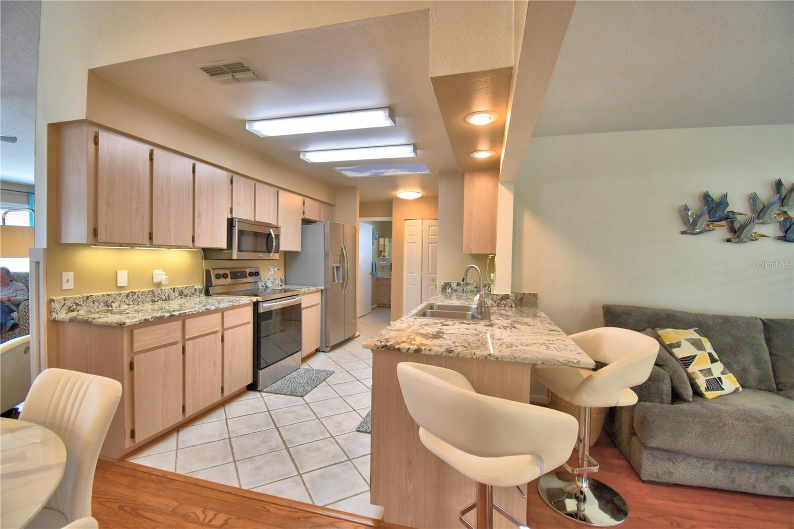 COLONNADES PH 03 - Residential