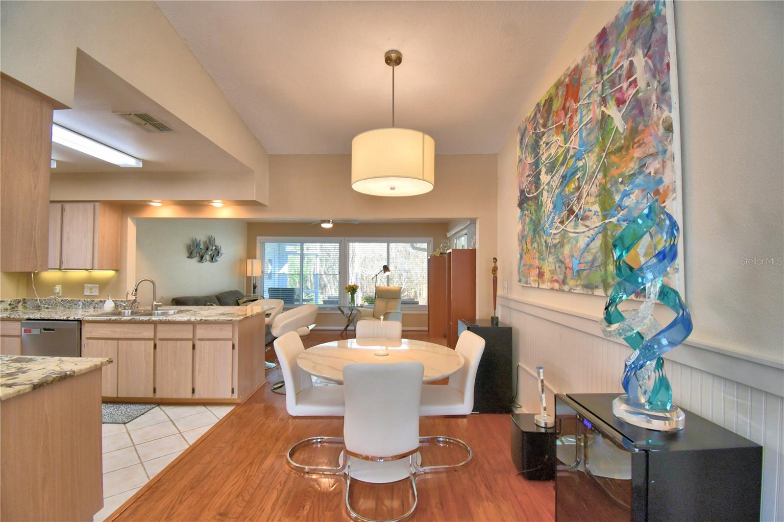 COLONNADES PH 03 - Residential