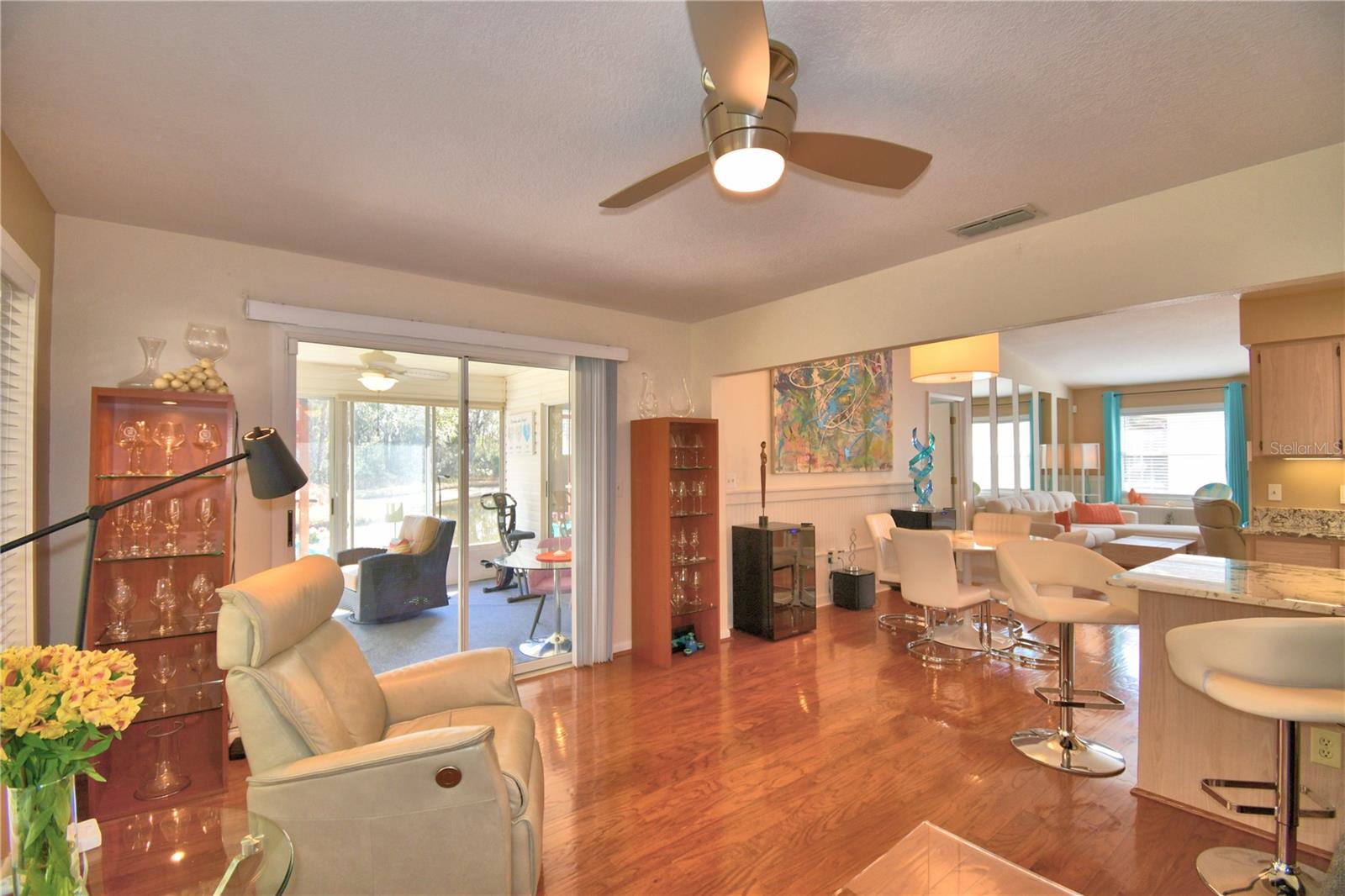 COLONNADES PH 03 - Residential