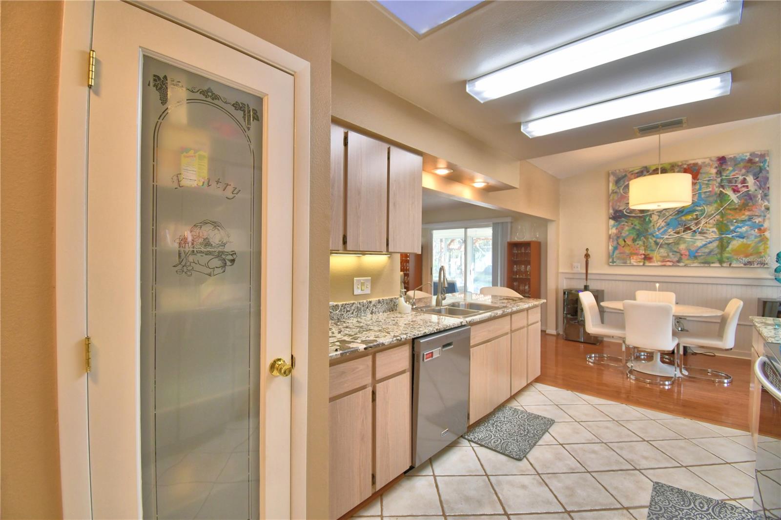 COLONNADES PH 03 - Residential