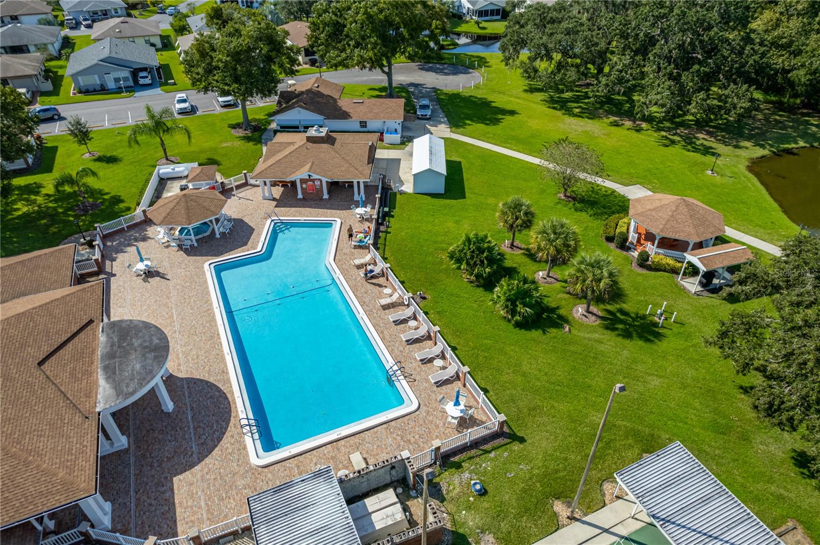 COLONNADES PH 03 - Residential