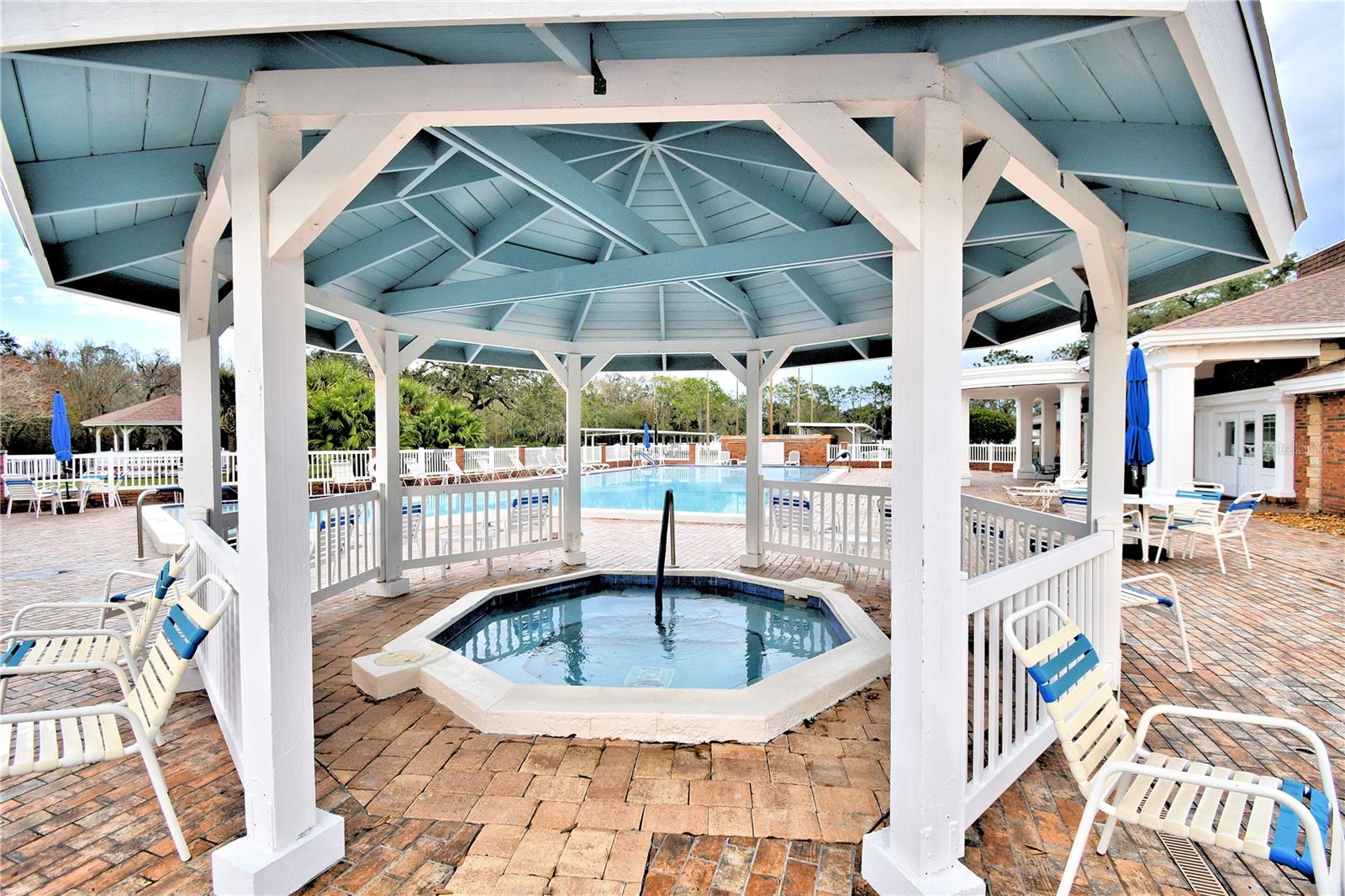 COLONNADES PH 03 - Residential