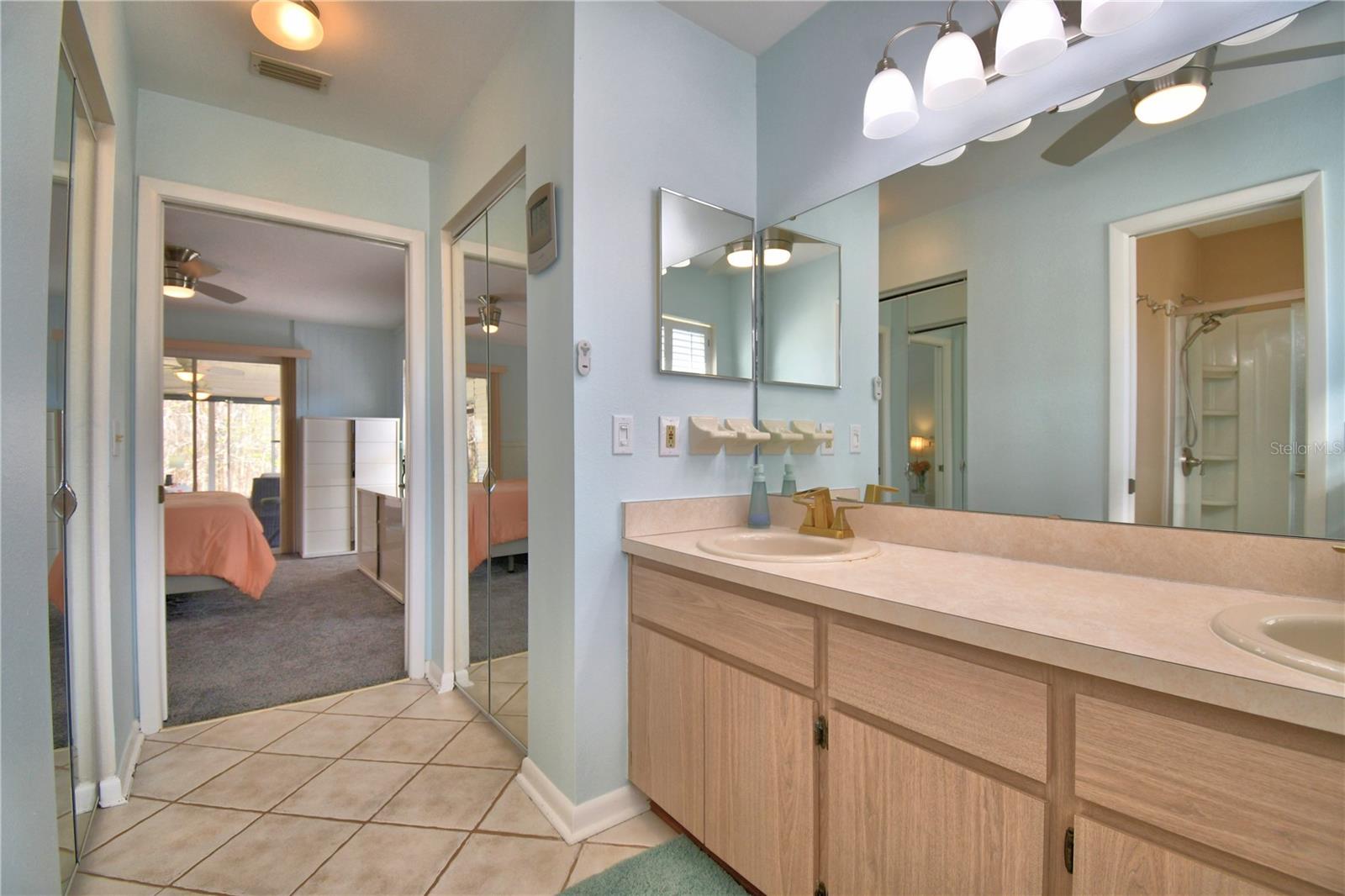 COLONNADES PH 03 - Residential