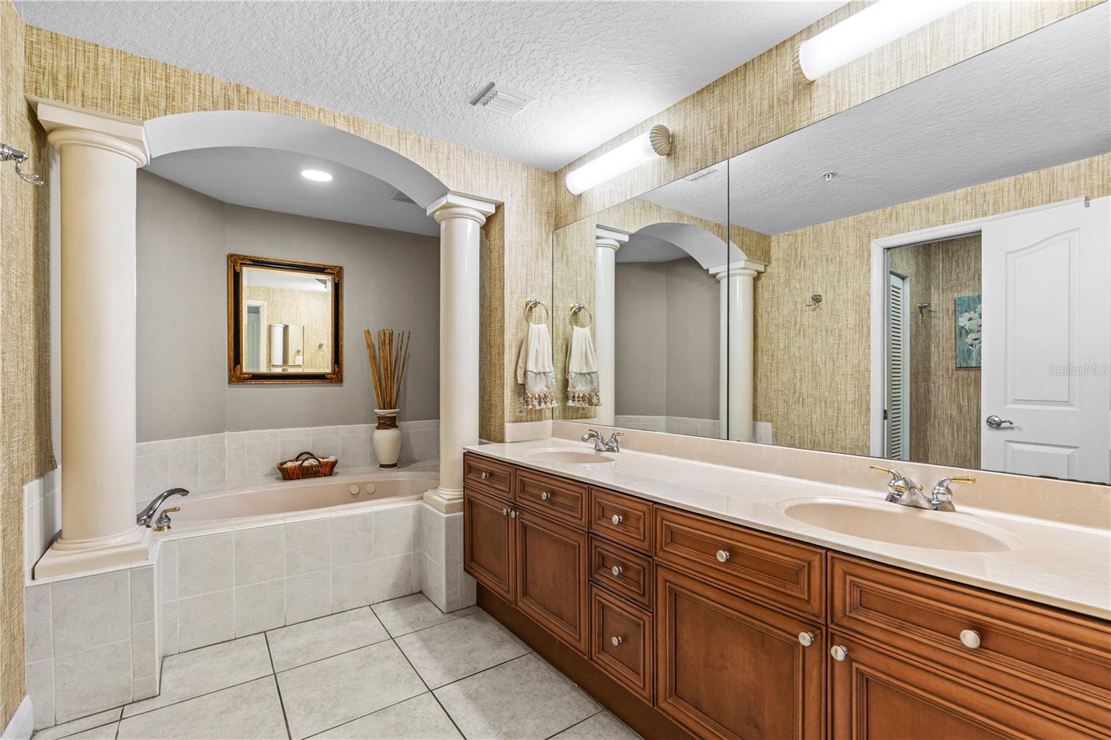 MEDITERREAN CONDO - Residential