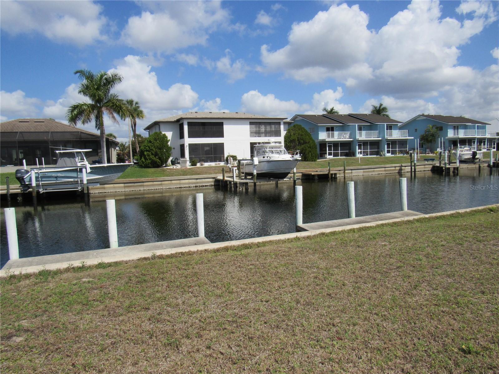 PUNTA GORDA ISLES SEC 07 - Land