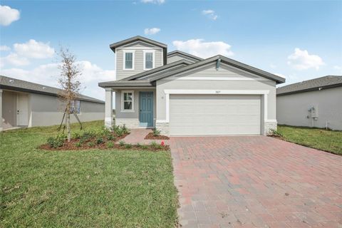 A home in WINTER HAVEN