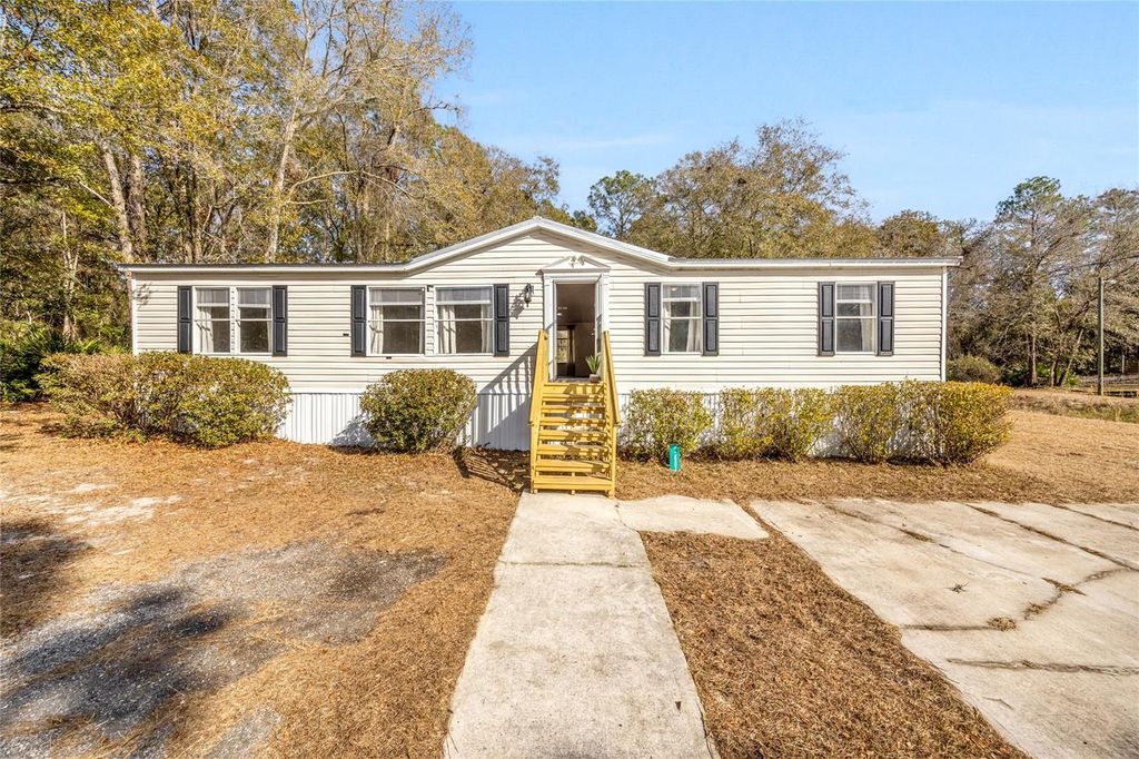 Photo of 13907 NE 180th Street, Waldo, FL 32694 (MLS # GC537345)