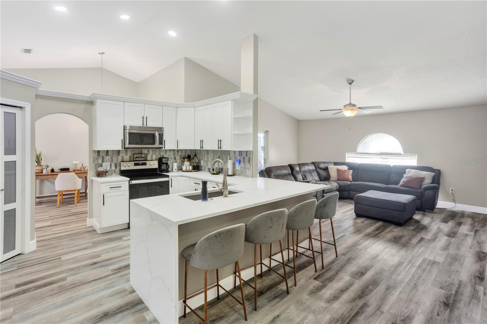 DELTONA LAKES UNIT 07 - Residential