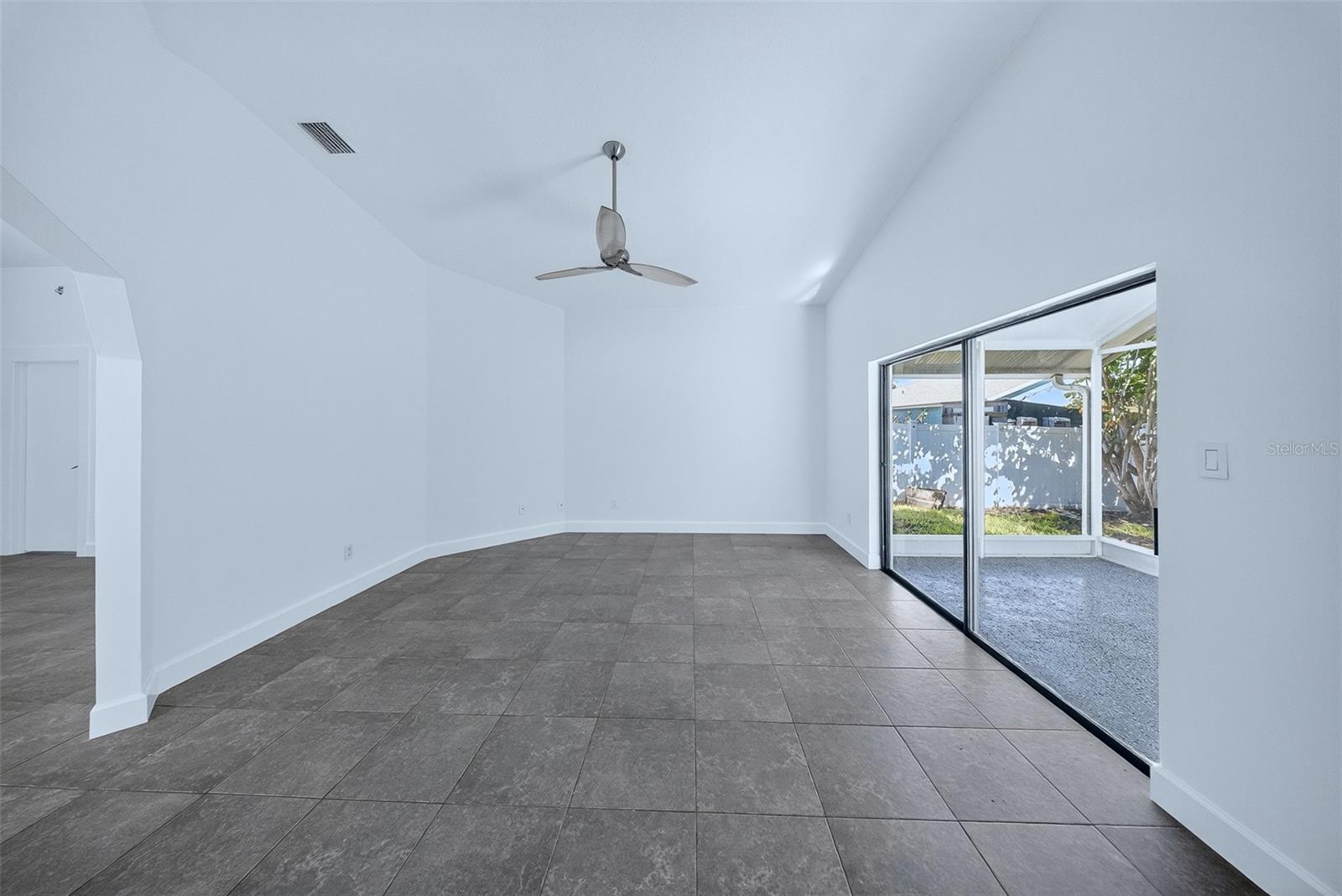 DEER RUN UNIT 16 - Residential