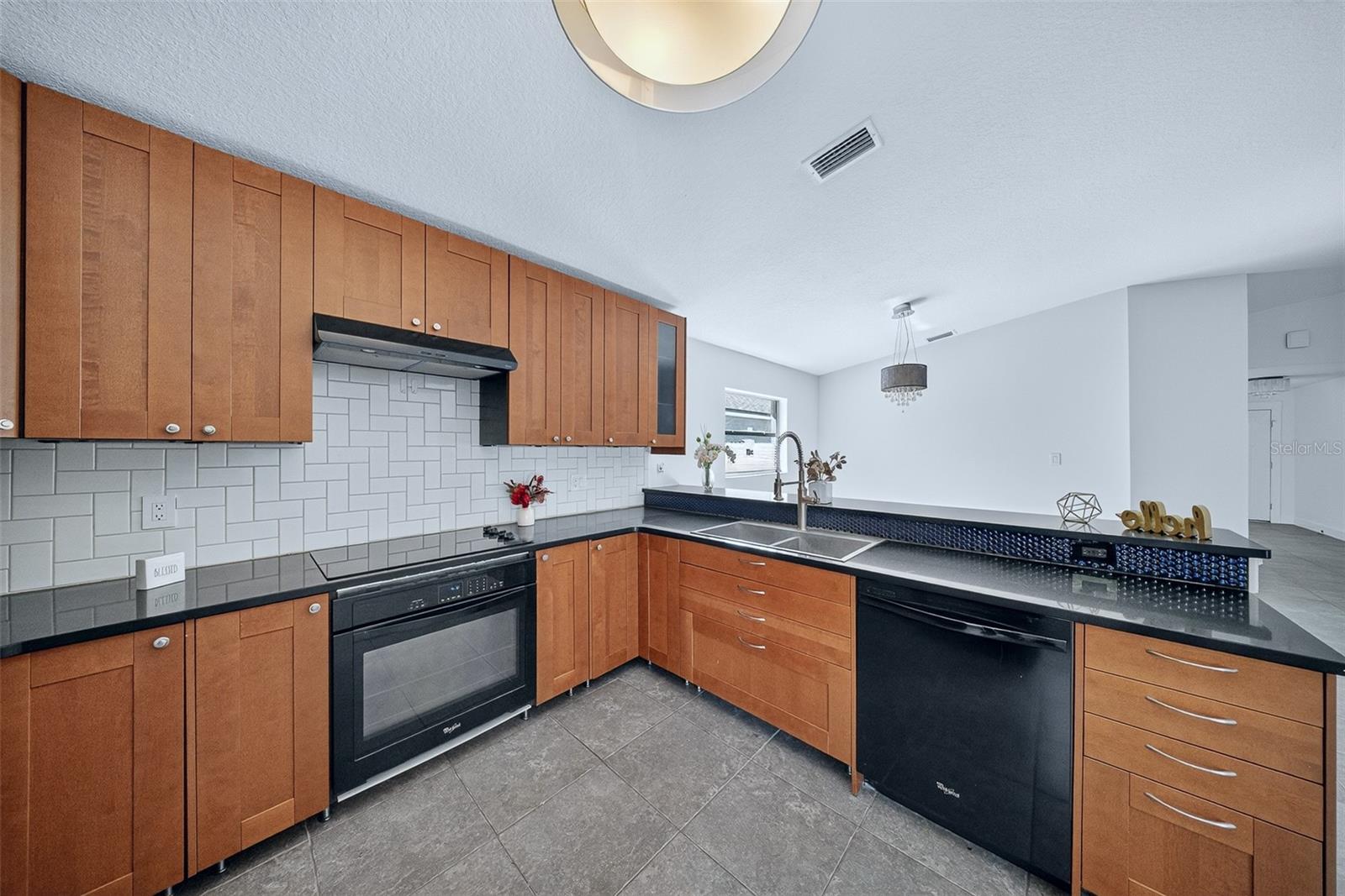 DEER RUN UNIT 16 - Residential