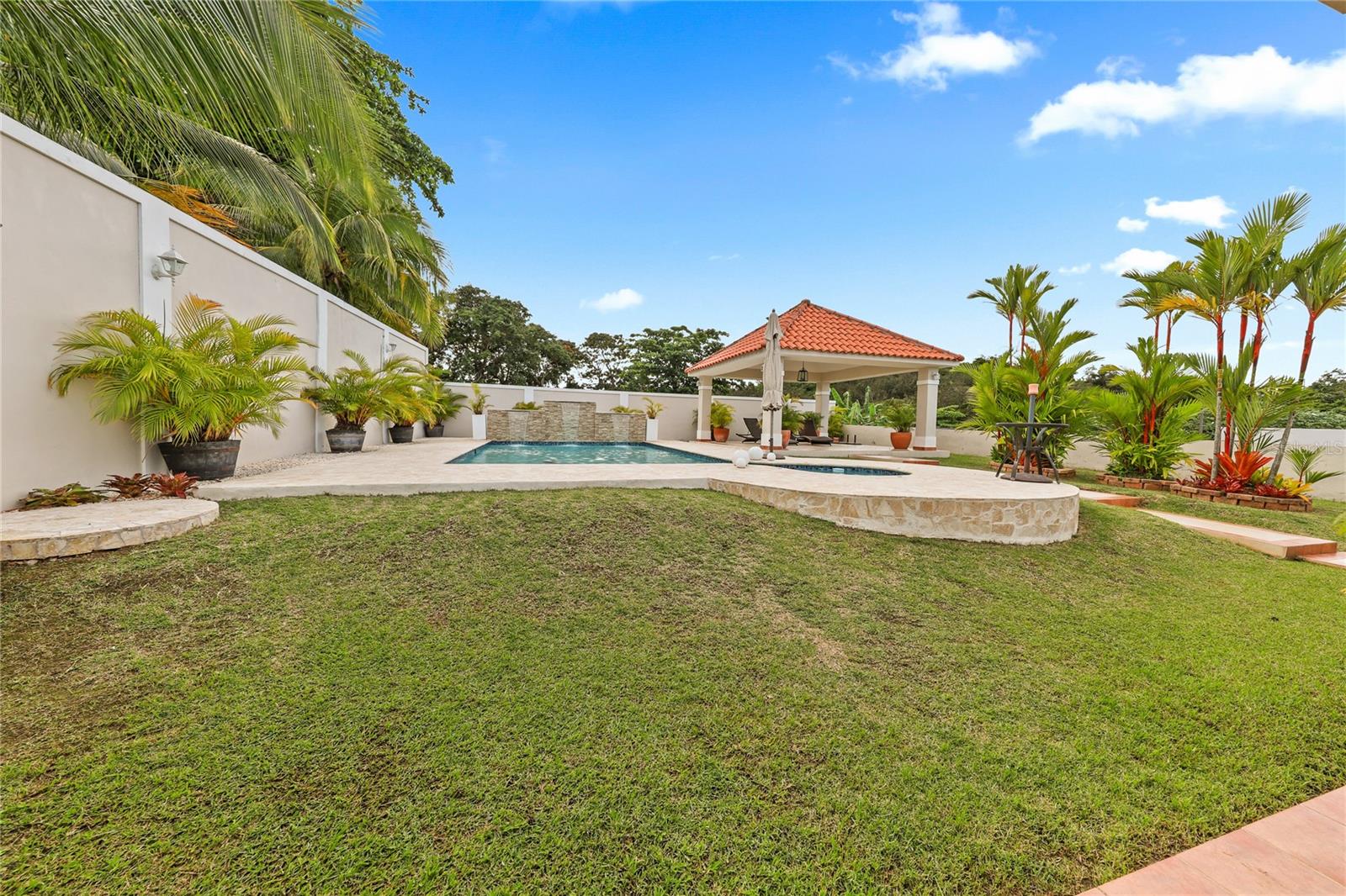 MATA DE PLATANO - Residential