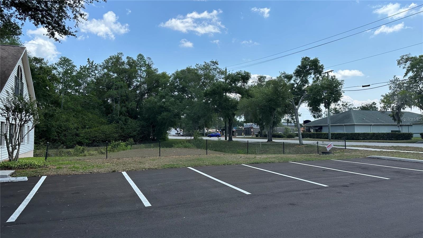 CRYSTAL LAKES PROFESSIONAL CENTER - Land