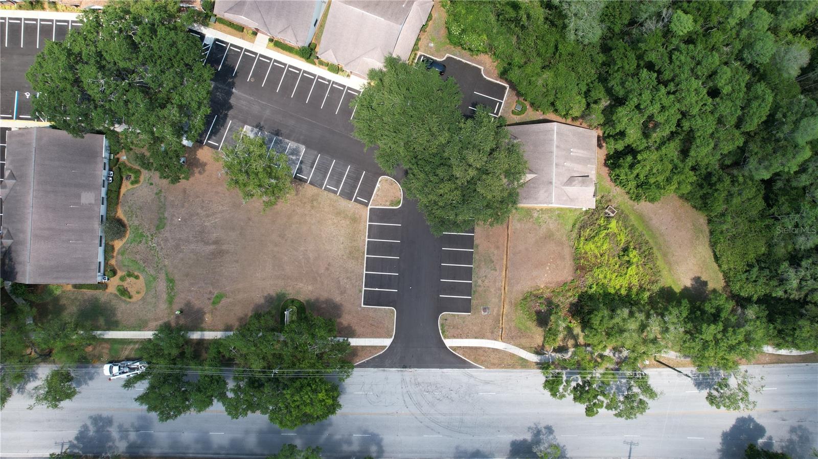 CRYSTAL LAKES PROFESSIONAL CENTER - Land