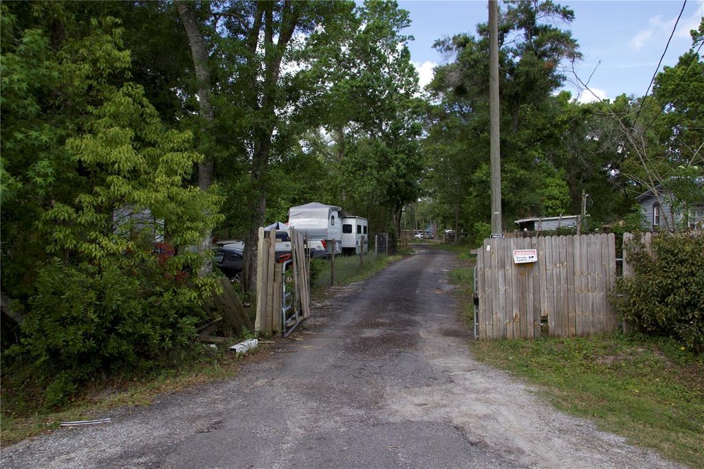 Photo of 1920 10th Street, Orlando, FL 32820 (MLS # O6396339)