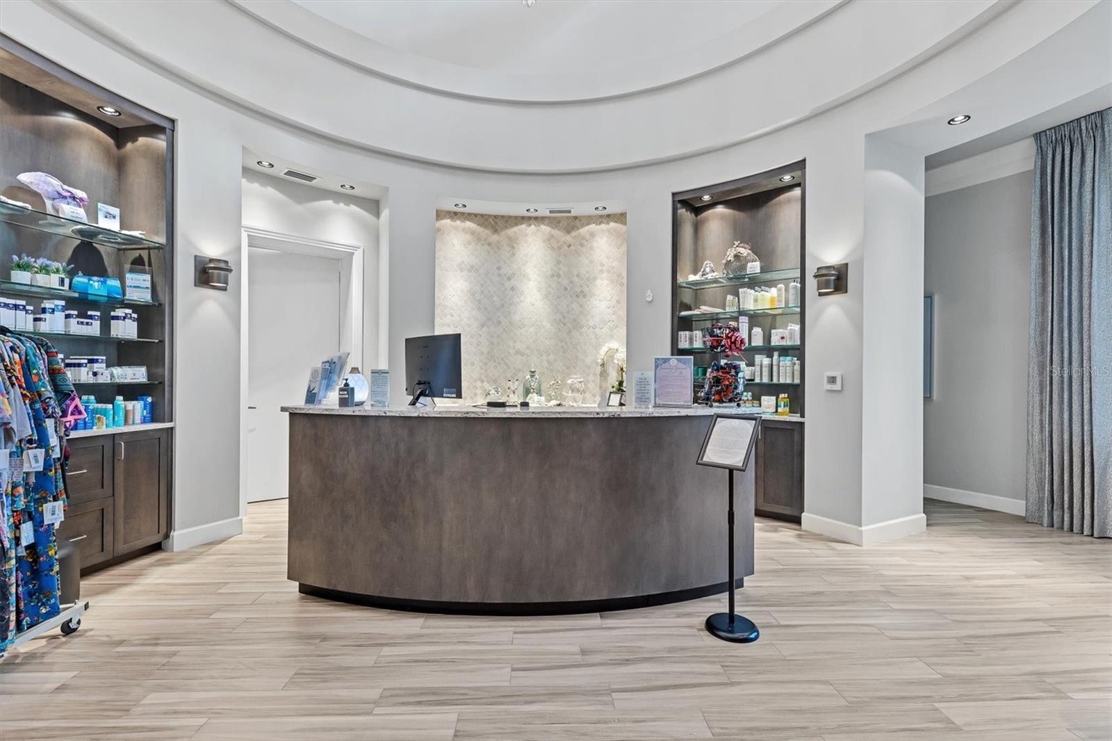 LAKEWOOD NATIONAL - Residential