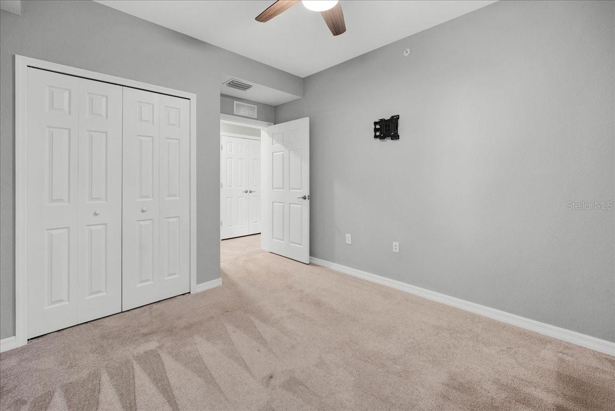 LAKEWOOD NATIONAL - Residential