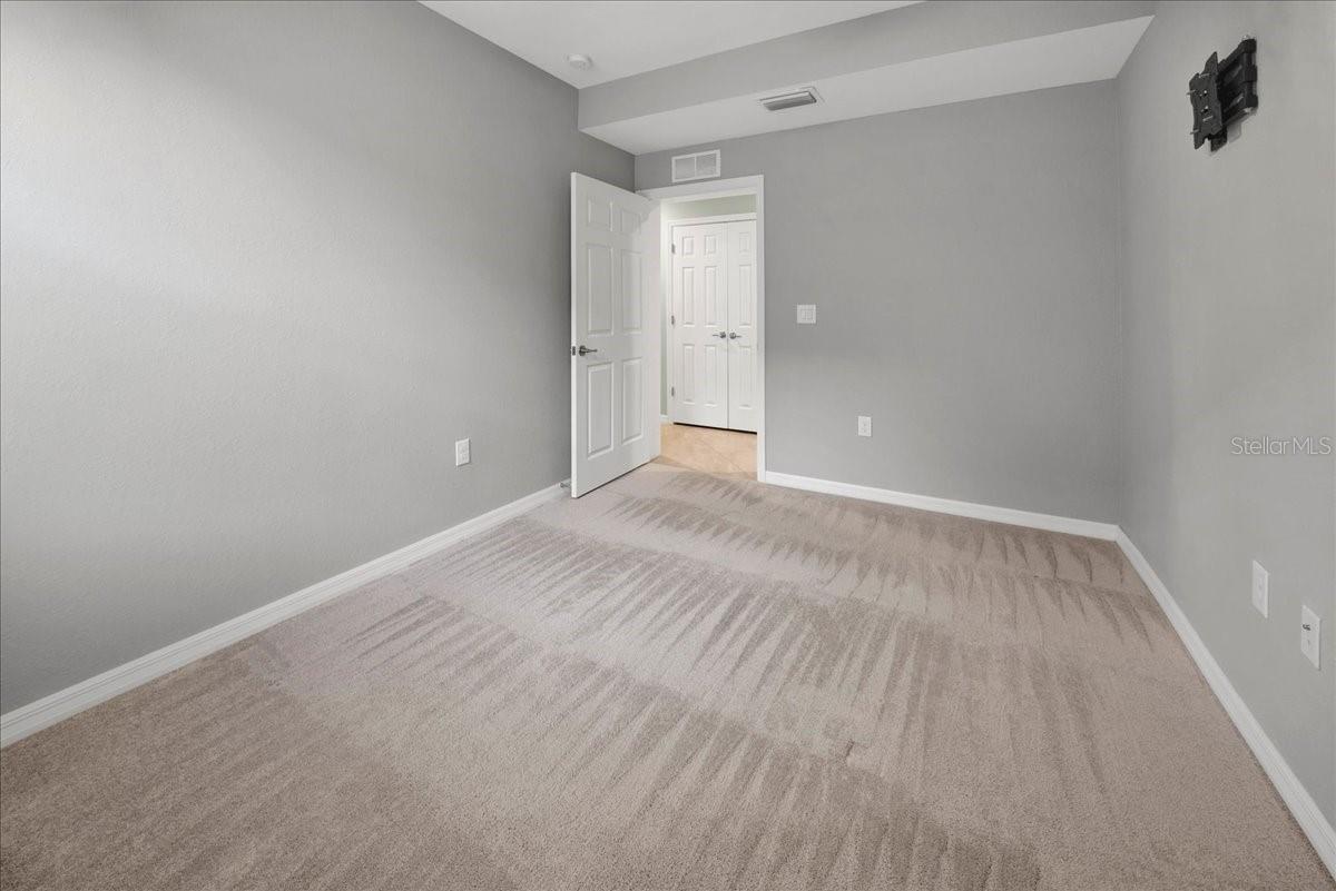 LAKEWOOD NATIONAL - Residential