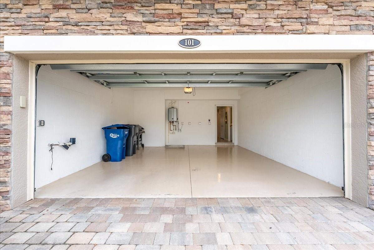 LAKEWOOD NATIONAL - Residential