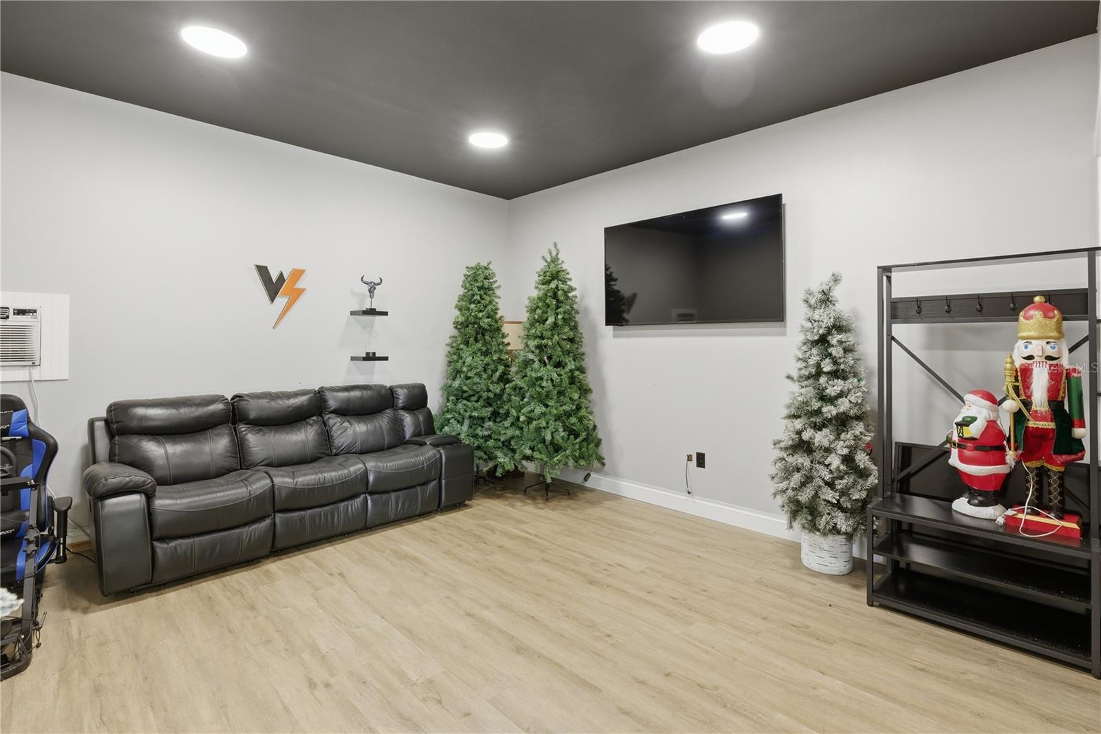 ST CLOUD MANOR ESTATES - Residential