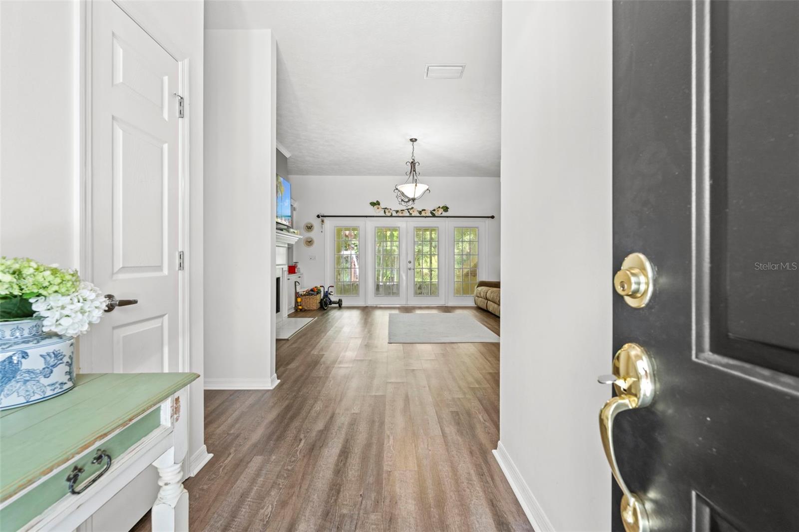 16 HEMLOCK COURT E